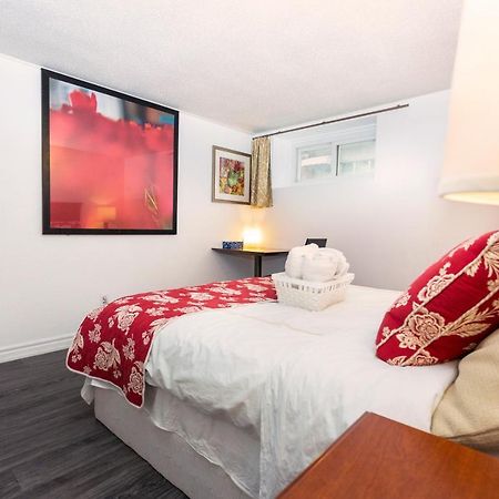 Cozy 3BR 2Bth Suite, A min to Hwy401, 404&DVP Toronto Zewnętrze zdjęcie