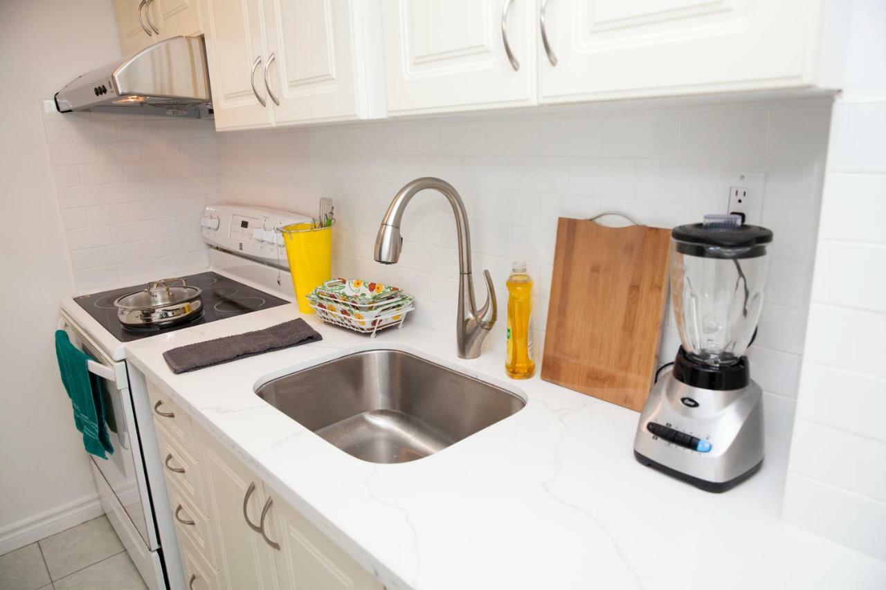 Cozy 3BR 2Bth Suite, A min to Hwy401, 404&DVP Toronto Zewnętrze zdjęcie