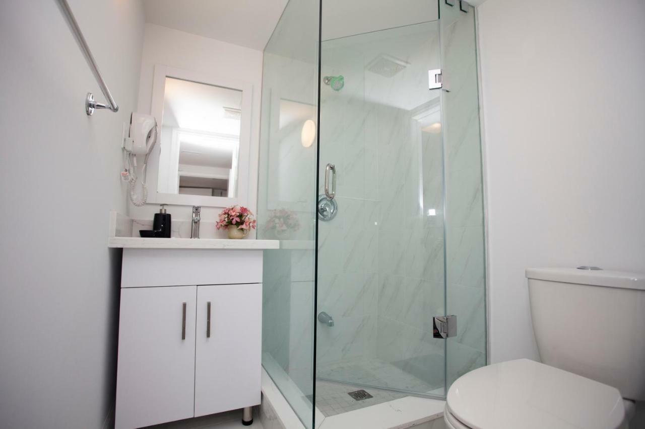 Cozy 3BR 2Bth Suite, A min to Hwy401, 404&DVP Toronto Zewnętrze zdjęcie